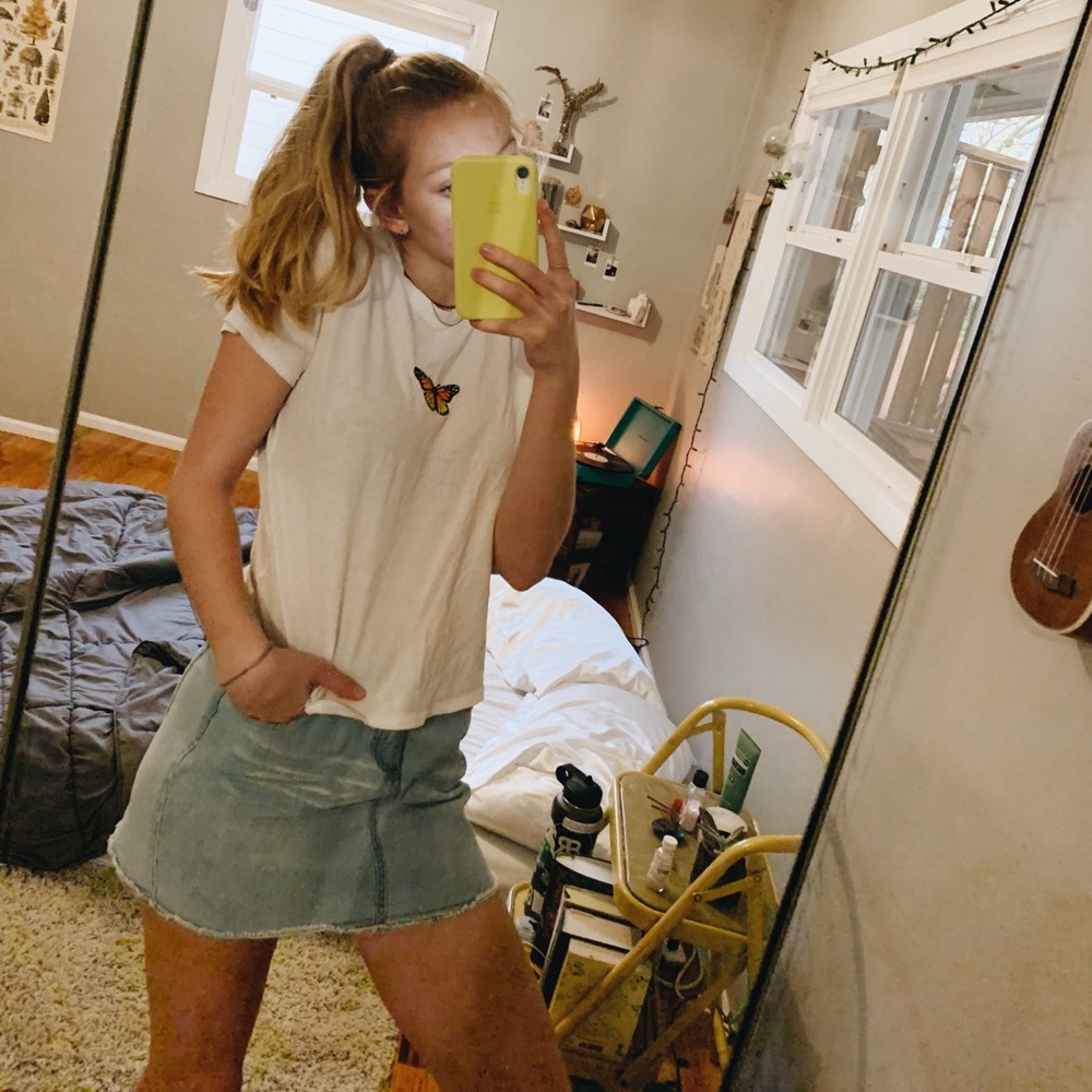 thrifted light wash jean skirt!!